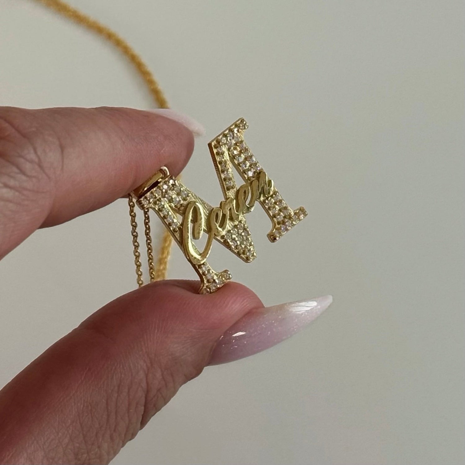 PRECİOUS İSİMLİ KOLYE