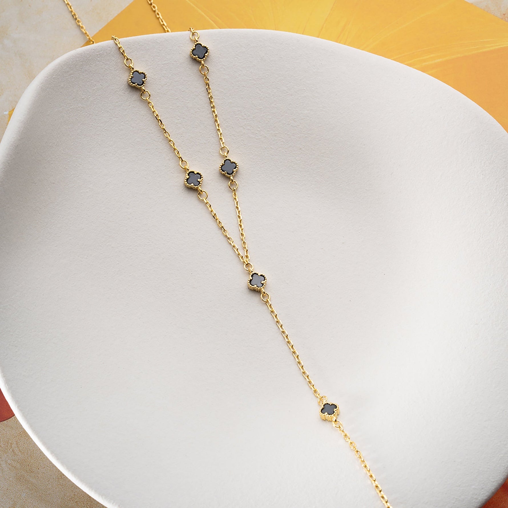 SİYAH MİNİ YONCA Y KOLYE