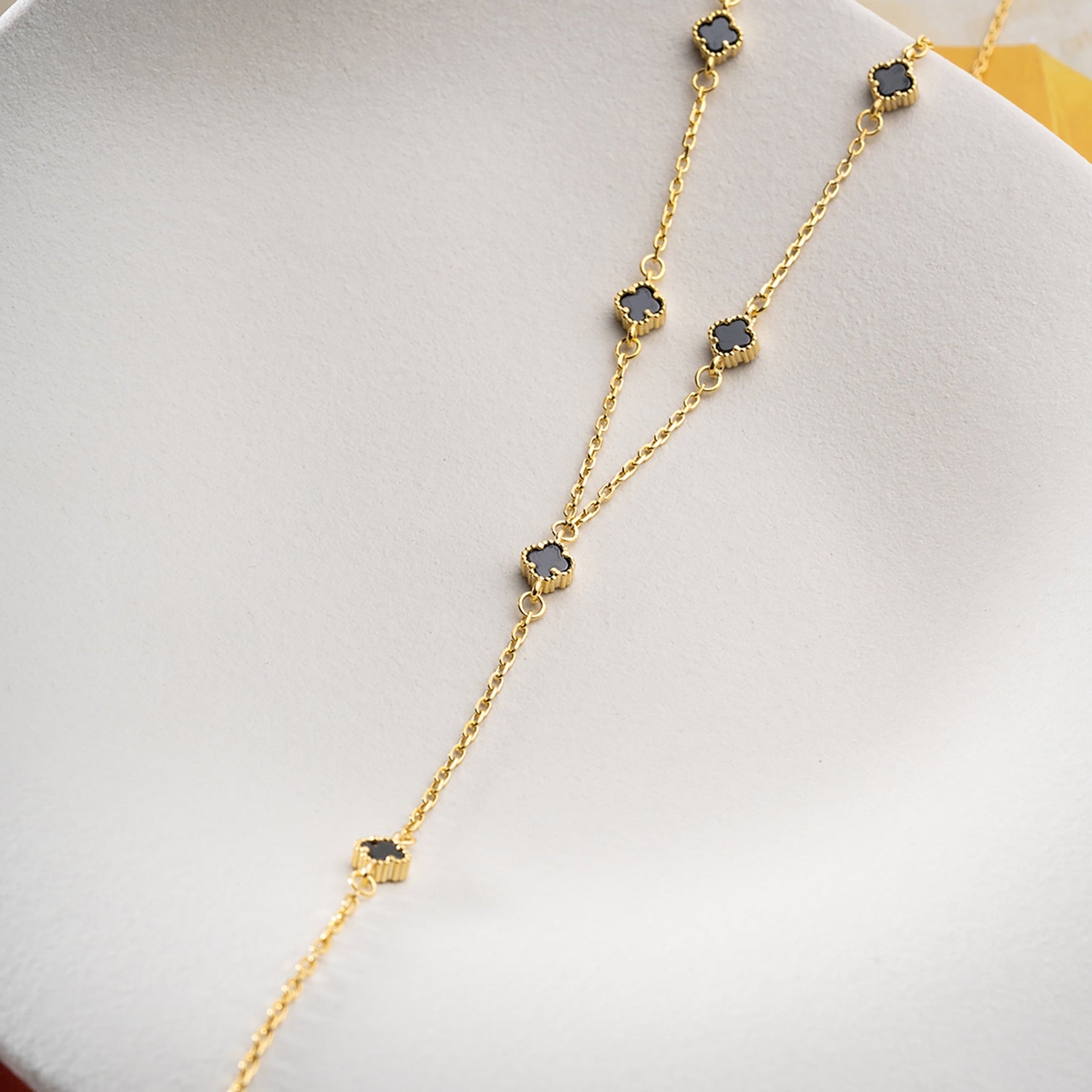 SİYAH MİNİ YONCA Y KOLYE