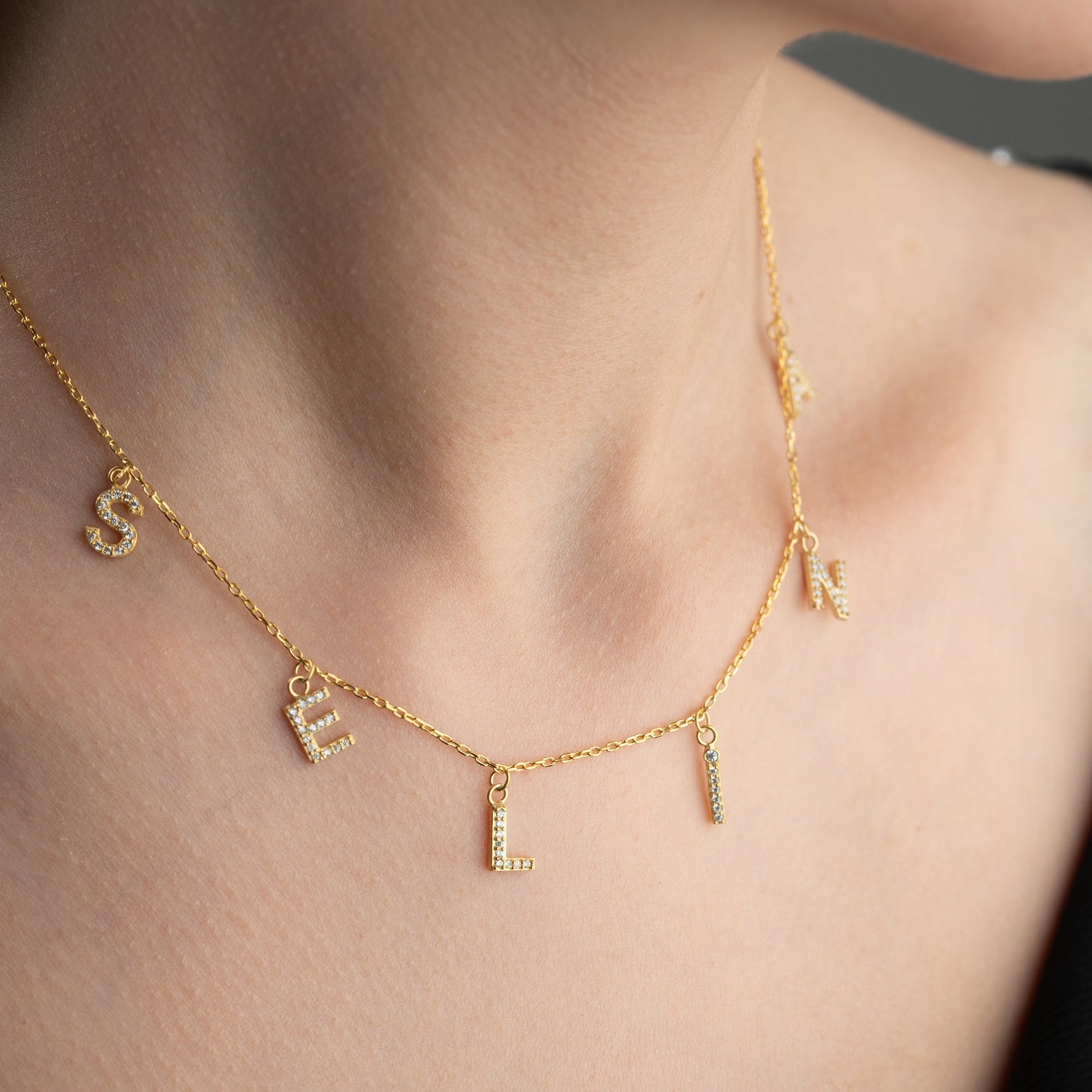 ZİRKON MİNİ HARFLİ CHOCKER KOLYE