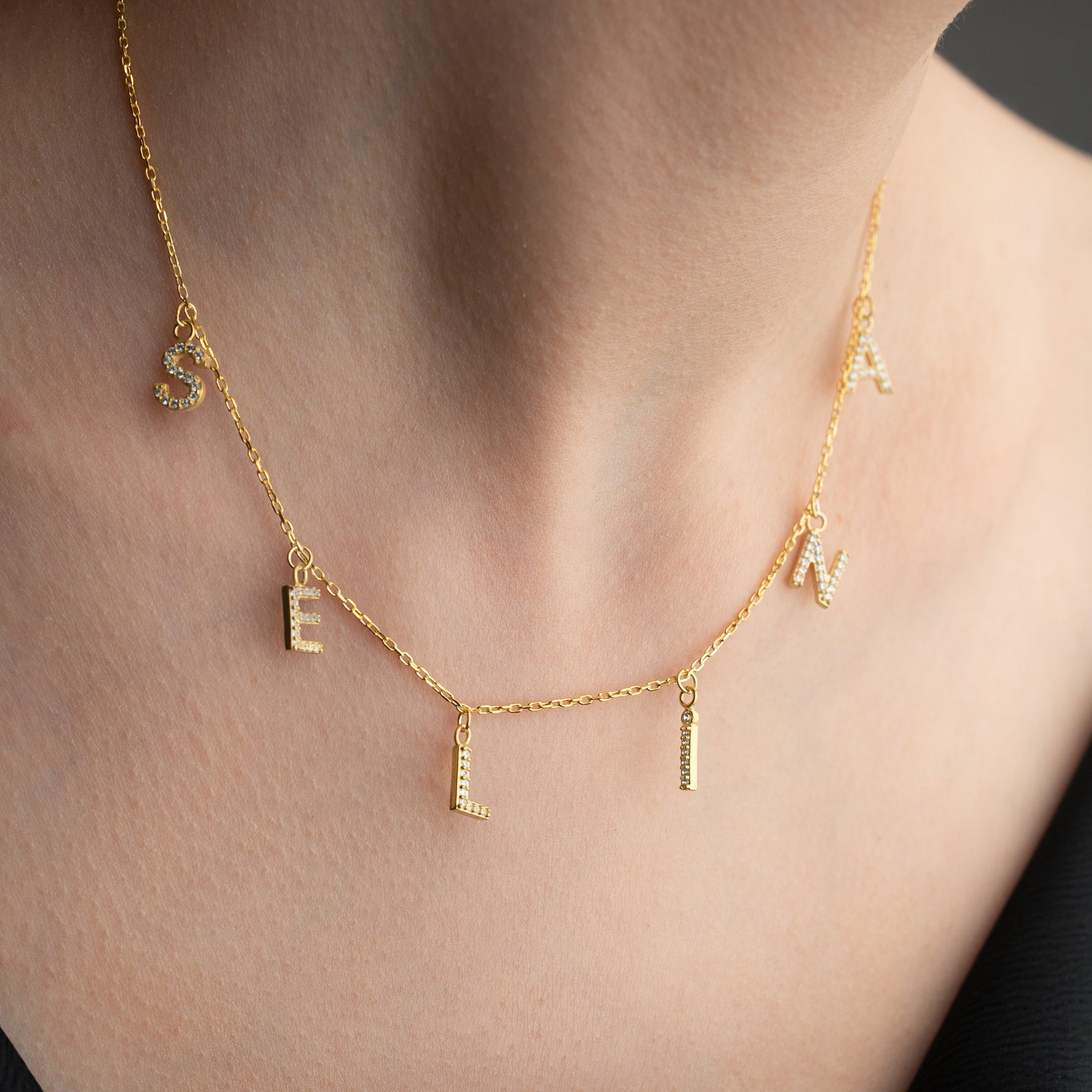 ZİRKON MİNİ HARFLİ CHOCKER KOLYE