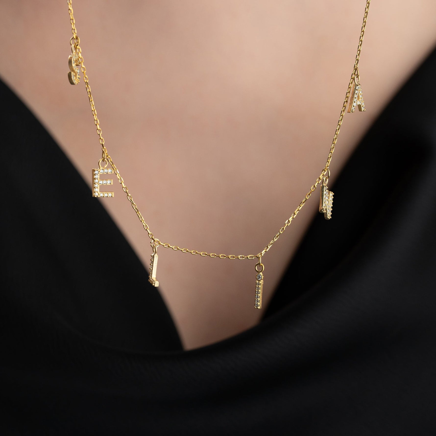 ZİRKON MİNİ HARFLİ CHOCKER KOLYE