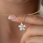 TAŞLI PAPATYA KOLYE