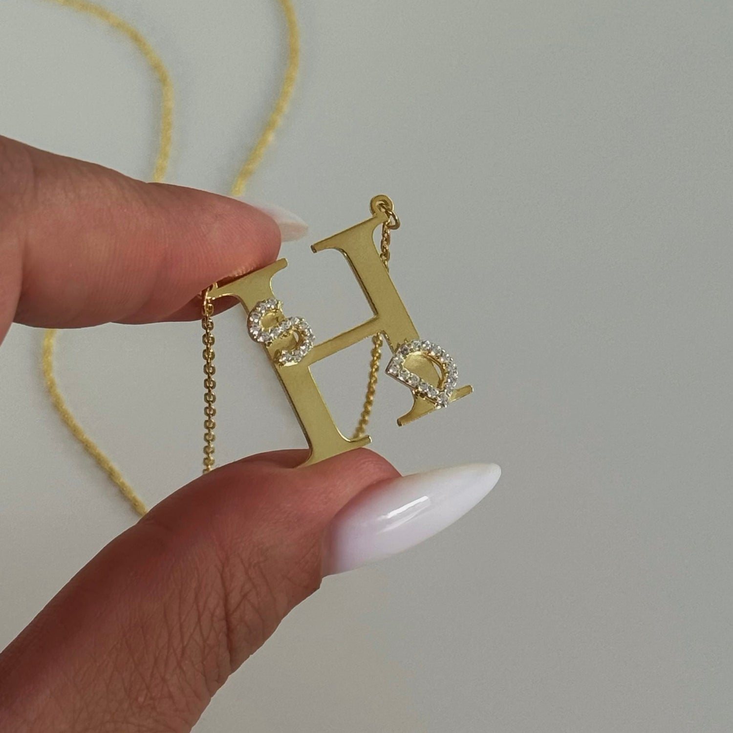 HARFLİ CELİA KOLYE